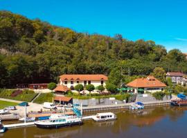 होटल की एक तस्वीर: Penzion Marina Vltava