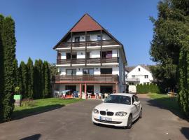 Zdjęcie hotelu: Large group house in Hesse with common room, terrace, garden - ideally situated