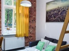 รูปภาพของโรงแรม: Trzypokojowy apartament KATOWICE Damrota 4