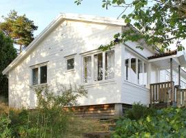 Hotel foto: 4 person holiday home in UDDEVALLA