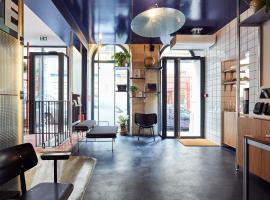 French Theory, hotel in Paris