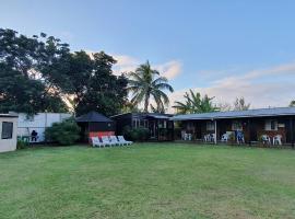 Camping Hostal Tipanie Moana Aeropuerto Centro, Hotel in Hanga Roa