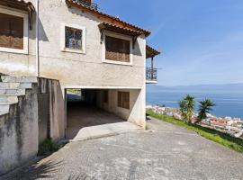 Hotel foto: Serene Villa in Aigeira with Balcony