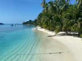 Mandhoo Inn