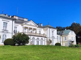 Hotel Foto: Pokoje Gościnne Pałac w Balicach Instytut Zootechniki PIB