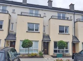 Hotel Photo: An Creagán Bearna Holiday Home by Trident Holiday Homes