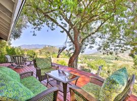 รูปภาพของโรงแรม: Hilltop Home in Wine Country with Hot Tub and Views!