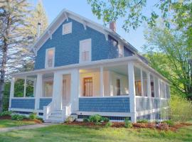 The Craftsman Farmhouse with Modern Flair, hôtel à Bethlehem