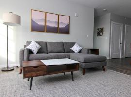 Hotel Photo: Luxury apartment with gym, steps from commuter rail #4011