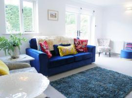 The Croft a lovely town house in the centre of Holt with free PARKING for two cars, hotel in Holt