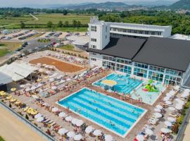 Hotel Terme Ozren,位于Bosansko Petrovo Selo的酒店