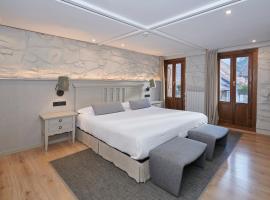 Hostal Lola, ξενοδοχείο σε Isaba