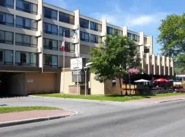 Greenwood Inn & Suites, hotel in Corner Brook