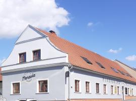 होटल की एक तस्वीर: Penzion pivovarská restaurace Moravia