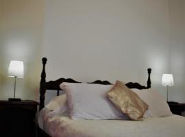 Hotel Photo: Lovely House; con la paz de la familia Costarricense