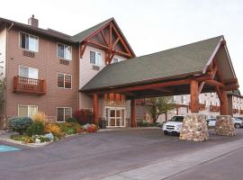 รูปภาพของโรงแรม: Best Western Plus Riverfront Hotel and Suites