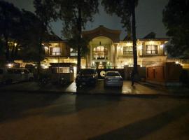 ホテル写真: S Chalet Islamabad