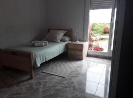 A picture of the hotel: Habitación amplia terraza