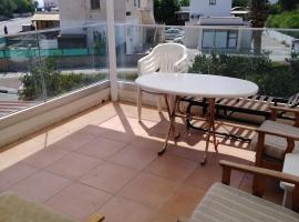 ホテル写真: Larnaca, Pervolia 1 bedroom seaside apartment