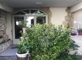 A picture of the hotel: Un havre de paix avec une terrasse en fleurs