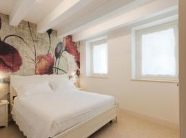 Hotel Photo: Marinelli Apartments - La Madonnina