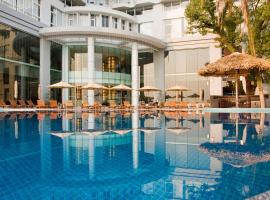 Novotel Ha Long Bay Hotel, hotel v destinaci Ha Long