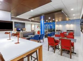 Holiday Inn Express & Suites Purcell by IHG