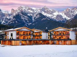 Wellness und Brunch Hotel MorgenZeit beheizter Naturpool mit Sandstrand Genuss Frühstück bis 13 Uhr Hochkönig Sommercard, ξενοδοχείο σε Maria Alm am Steinernen Meer