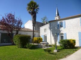 A picture of the hotel: Gîtes de L'Eguille