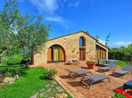 Фотография гостиницы: Pancole Villa Sleeps 10 Pool Air Con WiFi