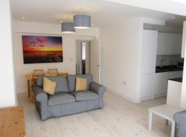 ホテル写真: Rottingdean, 2 bed, views to woods, free parking