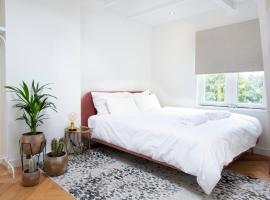 Fotos de Hotel: Trendy 2 bedroom accommodation on perfect location