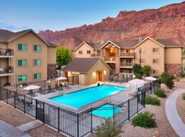6B Cozy Moab RedCliff Condo, Pool & Hot Tub, ξενοδοχείο σε Moab