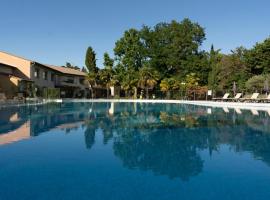 Logis Hotel Restaurant SPA Les Oliviers,位于德龙河畔洛里奥勒的酒店