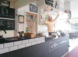 Magic Mountain Lodge - Lyngen, hotel in Lyngseidet