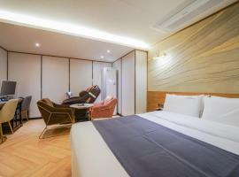 The Stone Bridge Hotel Dongnae, hotel in Busan