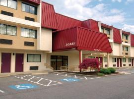 Hotel fotoğraf: Red Roof Inn Cleveland Airport - Middleburg Heights