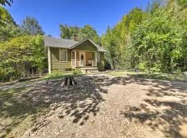 Pet-Friendly Cottage w/ Fire Pit - 3 Mi to SIU!