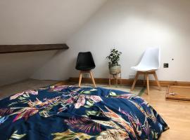 صور الفندق: Single room with air bed in a house with shared kitchen and shower