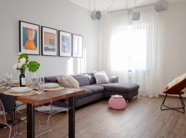 รูปภาพของโรงแรม: Lucky Home Near Train Station and City center