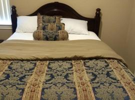 A picture of the hotel: Home private room with all amenities in the center