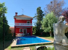 Hotel kuvat: Villa with 5 bedrooms in Pinseque with private pool enclosed garden and WiFi 150 km from the slopes