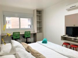 होटल की एक तस्वीर: Apartamento impecável FM - RETIRADA DAS CHAVES MEDIANTE AGENDAMENTO COM UMA HORA DE ANTECEDÊNCIA COM ANDREIA OU LUIS