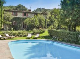 Hotel fotografie: 7 bedrooms villa with private pool terrace and wifi at Pieve Santo Stefano