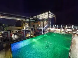 Platinum Grand