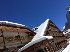 Aparthotel Princess, ξενοδοχείο σε Canazei