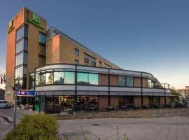 Holiday Inn London Brentford Lock, an IHG Hotel, hotel in Brentford