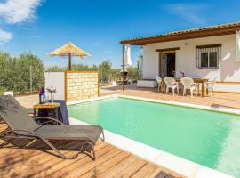 Hotel foto: Nice Home In Arahal With Outdoor Swimming Pool
