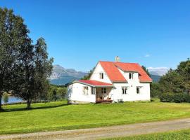 Hotel foto: 6 person holiday home in Storsteinnes