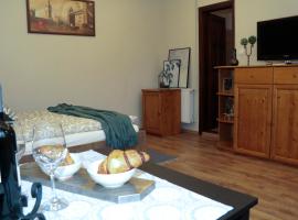 Photo de l’hôtel: Pálma Apartmanok szálláshely Százhalombatta 6a